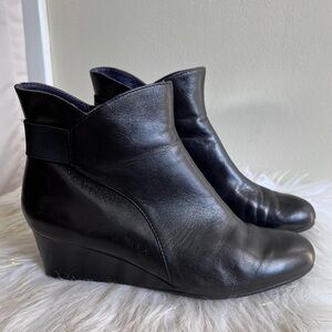 Vaneli black faux leather boots shoes size 9.5M